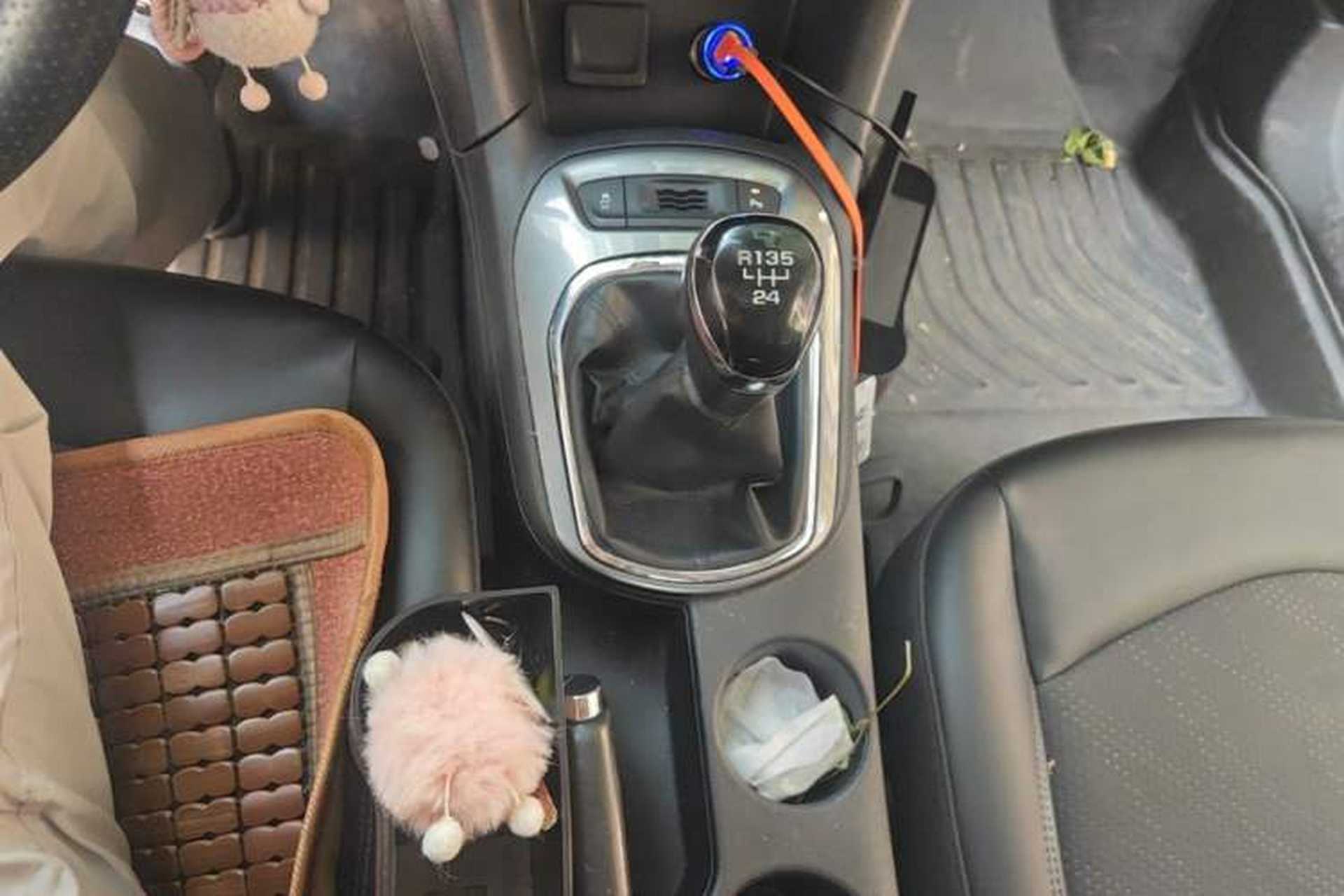 Used Chevrolet Cruze 2016 1.5L Manual Elite Edition Gear Lever