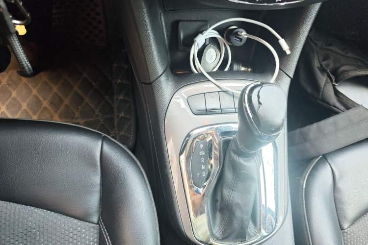 Used Chevrolet Cruze 2016 1.5L Automatic Luxury Edition Gear Lever