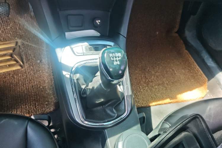 Used Chevrolet Cruze 2016 1.5L Manual Elite Edition Gear Lever