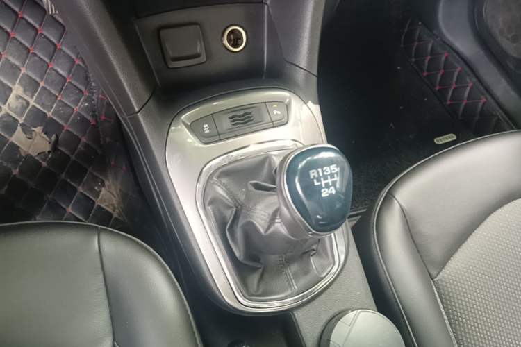 Used Chevrolet Cruze 2016 1.5L Manual Elite Edition Gear Lever