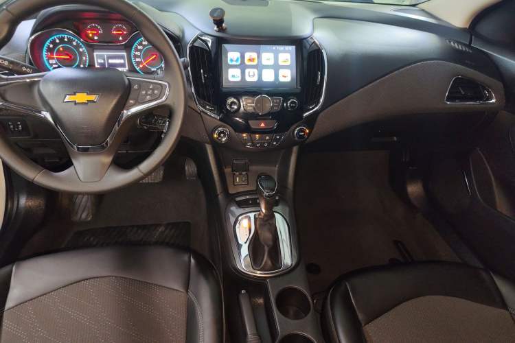 Used Chevrolet Cruze 2016 1.5L Automatic Luxury Edition Gear Lever