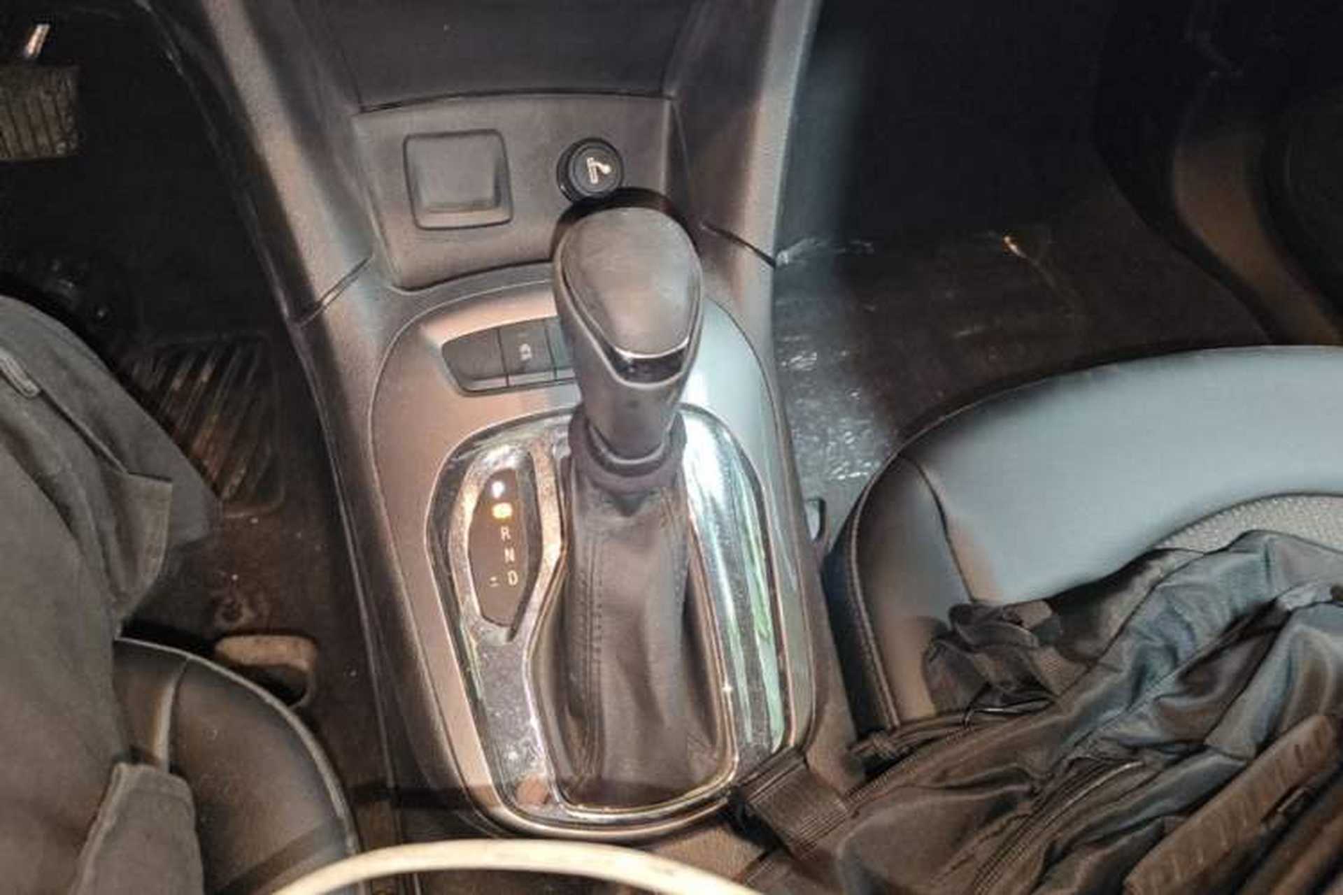 Used Chevrolet Cruze 2016 1.5L Automatic Luxury Edition Gear Lever