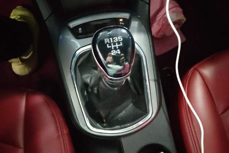 Used Chevrolet Cruze 2016 1.5L Manual Elite Edition Gear Lever