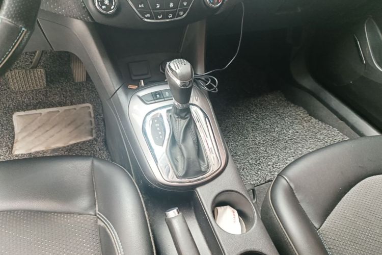 Used Chevrolet Cruze 2016 1.5L Automatic Luxury Edition Gear Lever