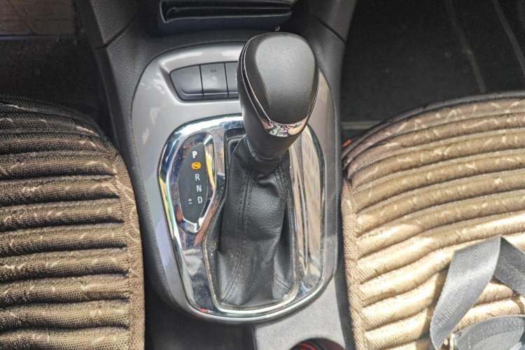 Used Chevrolet Cruze 2016 1.5L Automatic Luxury Edition Gear Lever