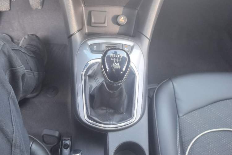 Used Chevrolet Cruze 2016 1.5L Manual Elite Edition Gear Lever