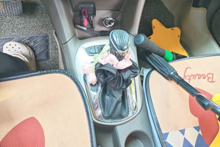 Used Chevrolet Cruze 2016 1.5L Automatic Stylish Sunroof Version Gear Lever