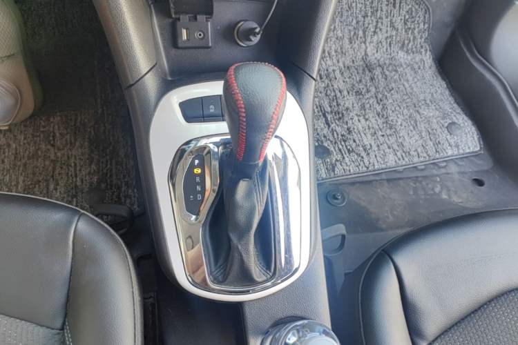 Used Chevrolet Cruze 2016 1.5L Automatic Luxury Edition Gear Lever