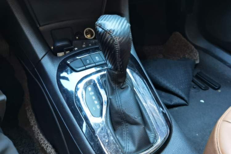 Used Chevrolet Cruze 2016 1.4T DCG Luxury Edition Gear Lever