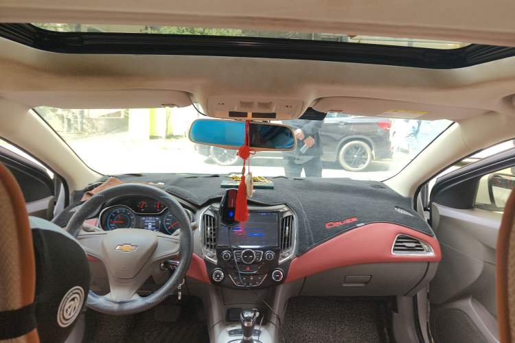 Used Chevrolet Cruze 2016 1.5L Automatic Stylish Sunroof Version Headliner