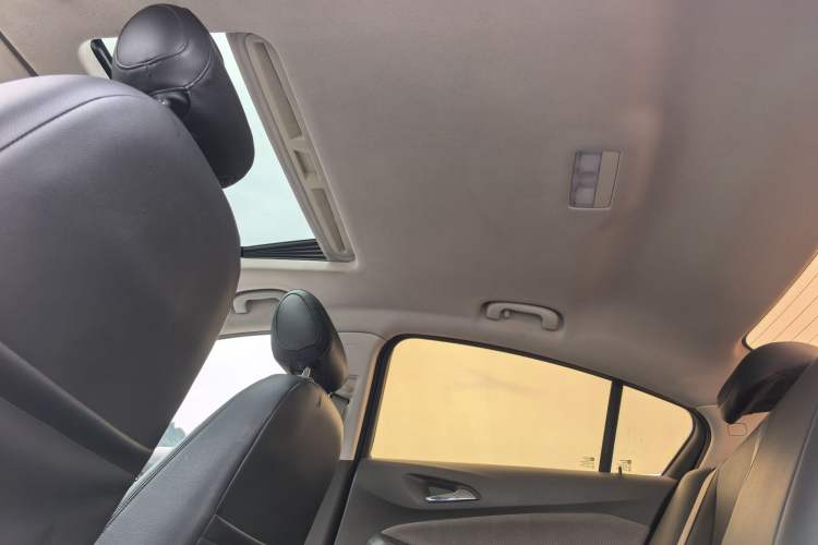 Used Chevrolet Cruze 2016 1.5L Automatic Stylish Sunroof Version Headliner