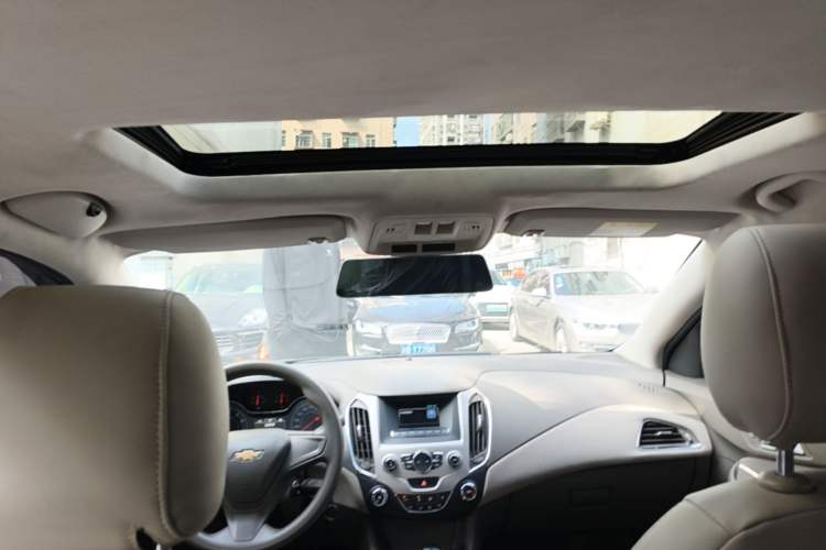 Used Chevrolet Cruze 2016 1.5L Automatic Stylish Sunroof Version Headliner