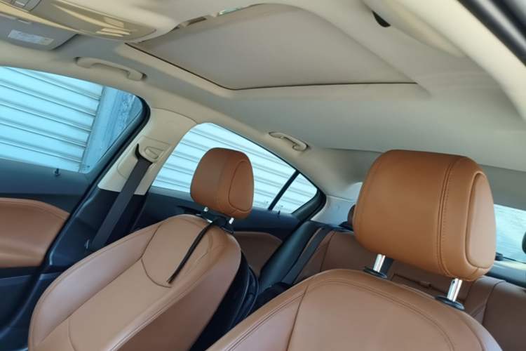 Used Chevrolet Cruze 2016 1.4T DCG Luxury Edition Headliner