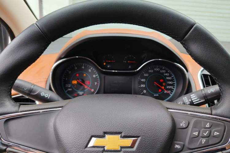 Used Chevrolet Cruze 2016 1.4T DCG Luxury Edition Instrument Cluster