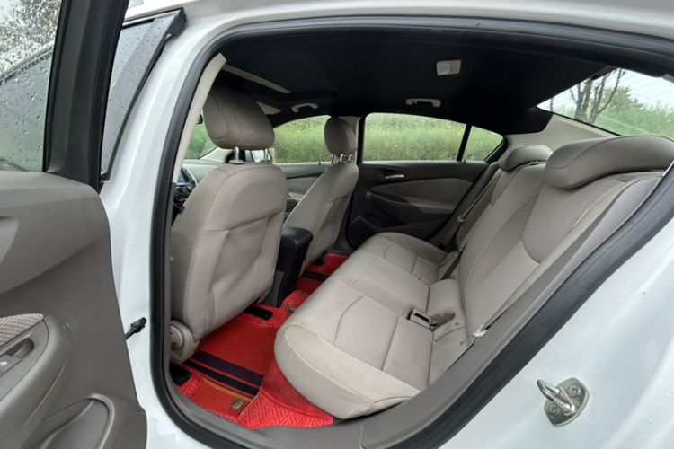 Used Chevrolet Cruze 2016 1.5L Automatic Stylish Sunroof Version Interior 3