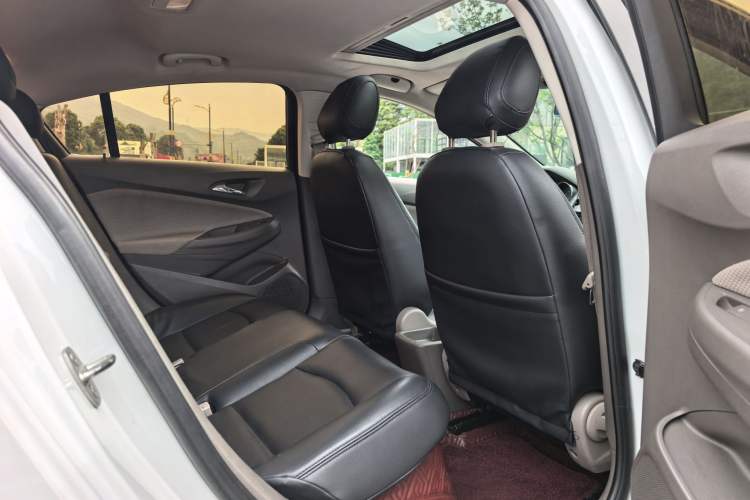 Used Chevrolet Cruze 2016 1.5L Automatic Stylish Sunroof Version Interior 3