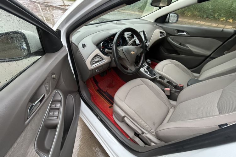 Used Chevrolet Cruze 2016 1.5L Automatic Stylish Sunroof Version Interior 4