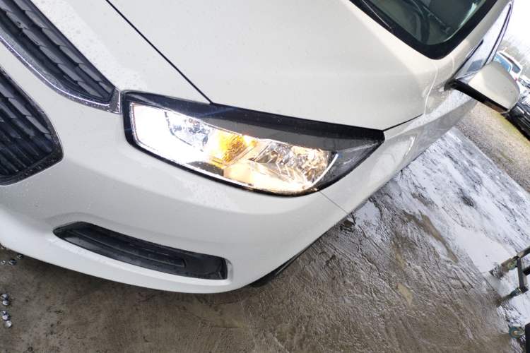 Used Chevrolet Cruze 2016 1.5L Automatic Stylish Sunroof Version Left Front Headlight