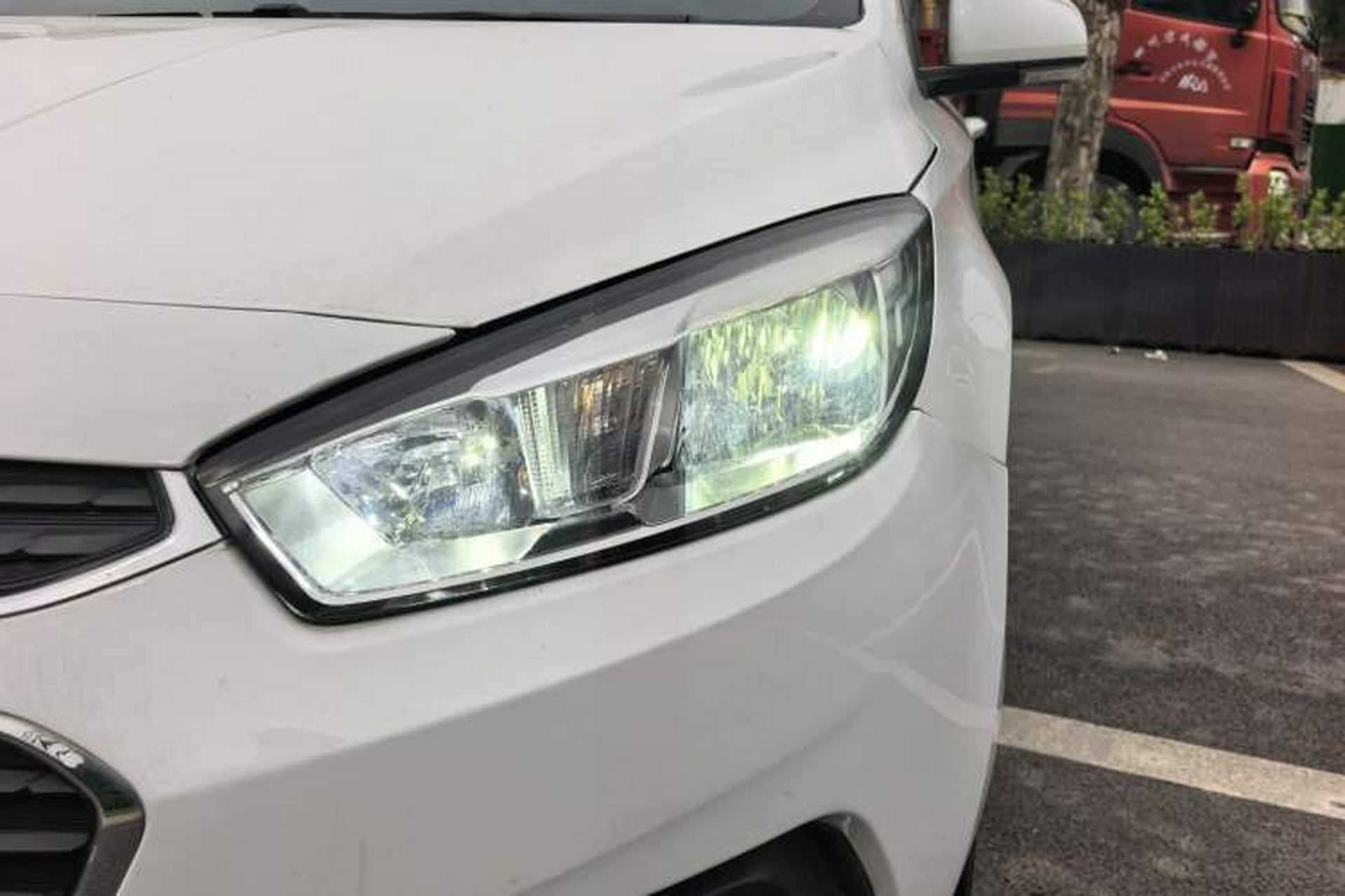 Used Chevrolet Cruze 2016 1.5L Automatic Stylish Sunroof Version Left Front Headlight