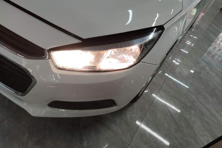 Used Chevrolet Cruze 2016 1.5L Automatic Stylish Sunroof Version Left Front Headlight