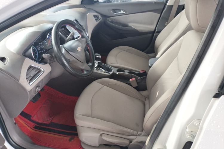Used Chevrolet Cruze 2016 1.5L Automatic Stylish Sunroof Version Left Front Seat