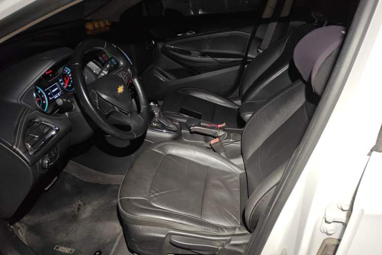 Used Chevrolet Cruze 2016 1.4T DCG Luxury Edition Left Front Seat