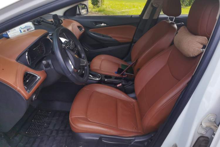 Used Chevrolet Cruze 2016 1.4T DCG Luxury Edition Left Front Seat