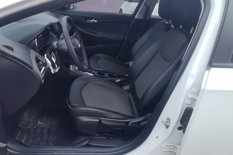 Used Chevrolet Cruze 2016 1.5L Automatic Luxury Edition Left Front Seat