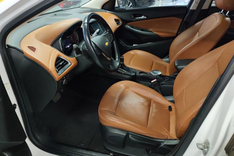 Used Chevrolet Cruze 2016 1.4T DCG Luxury Edition Left Front Seat