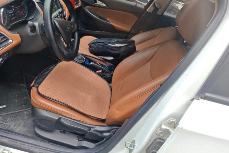 Used Chevrolet Cruze 2016 1.4T DCG Luxury Edition Left Front Seat
