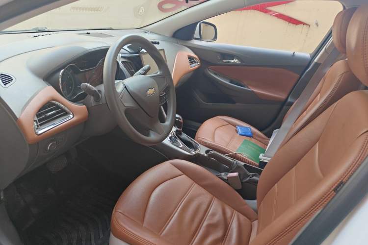Used Chevrolet Cruze 2016 1.5L Automatic Stylish Sunroof Version Left Front Seat