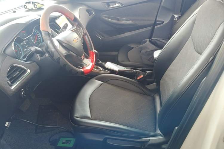 Used Chevrolet Cruze 2016 1.5L Automatic Luxury Edition Left Front Seat