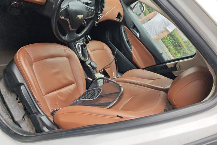 Used Chevrolet Cruze 2016 1.4T DCG Luxury Edition Left Front Seat