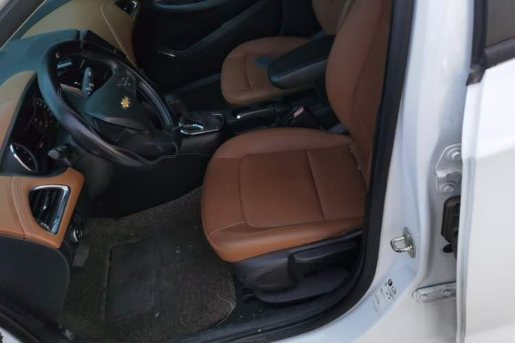 Used Chevrolet Cruze 2016 1.4T DCG Luxury Edition Left Front Seat
