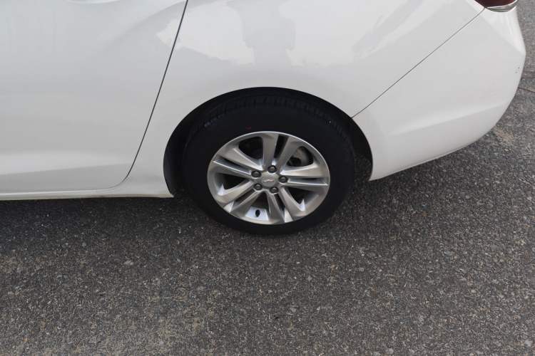 Used Chevrolet Cruze 2016 1.5L Manual Elite Edition Left Rear Wheel Hub