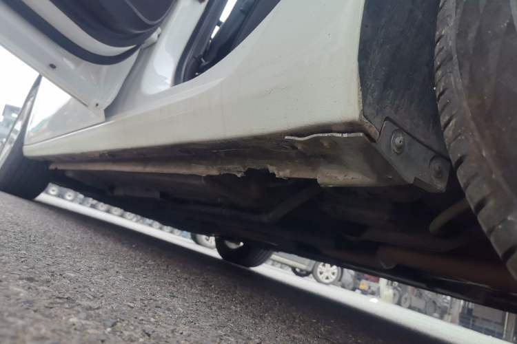 Used Chevrolet Cruze 2016 1.5L Automatic Luxury Edition Left Side Sill