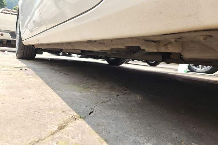 Used Chevrolet Cruze 2016 1.5L Automatic Stylish Sunroof Version Left Side Sill