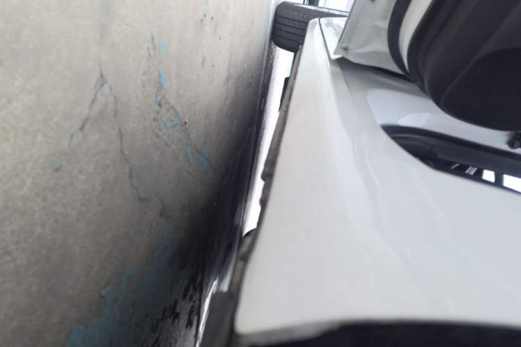 Used Chevrolet Cruze 2016 1.5L Automatic Luxury Edition Left Side Sill