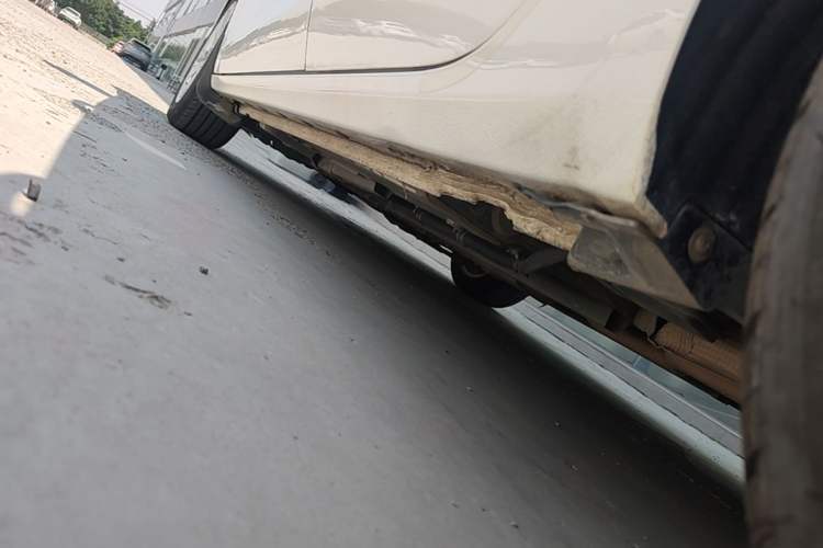 Used Chevrolet Cruze 2016 1.5L Manual Elite Edition Left Side Sill