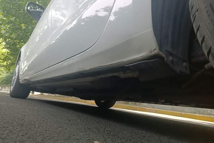 Used Chevrolet Cruze 2016 1.5L Manual Elite Edition Left Side Sill