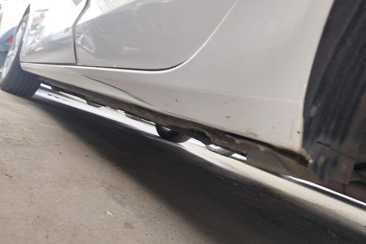 Used Chevrolet Cruze 2016 1.5L Automatic Luxury Edition Left Side Sill