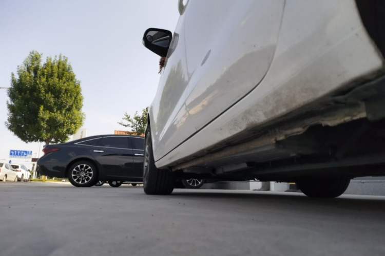 Used Chevrolet Cruze 2016 1.4T DCG Luxury Edition Left Side Sill