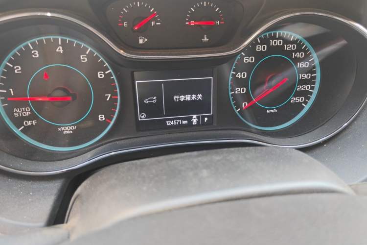 Used Chevrolet Cruze 2016 1.5L Automatic Luxury Edition Odometer Close Up