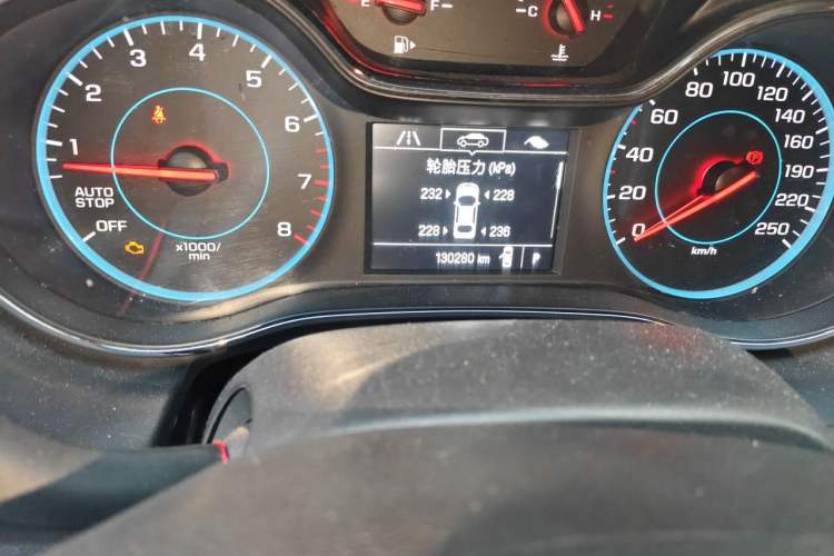 Used Chevrolet Cruze 2016 1.4T DCG Luxury Edition Odometer Close Up