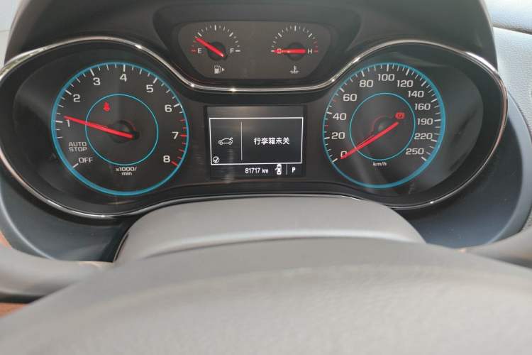 Used Chevrolet Cruze 2016 1.5L Automatic Stylish Sunroof Version Odometer Close Up