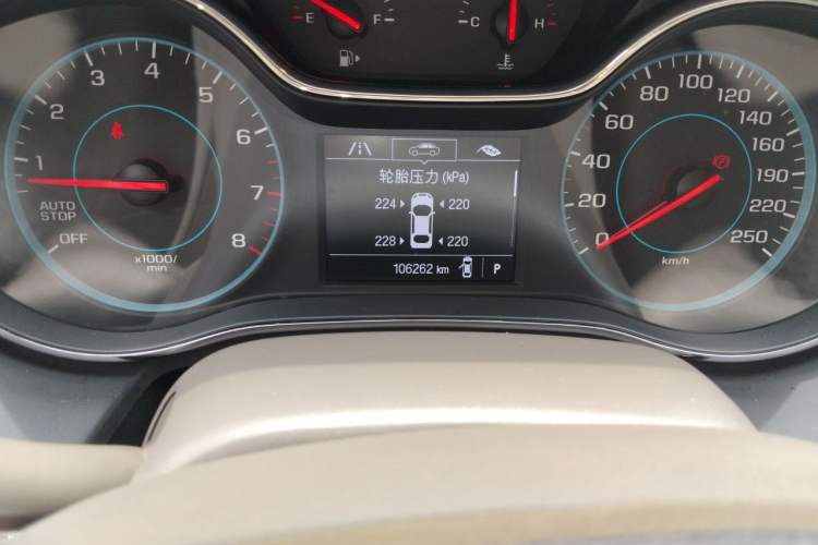 Used Chevrolet Cruze 2016 1.5L Automatic Stylish Sunroof Version Odometer Close Up