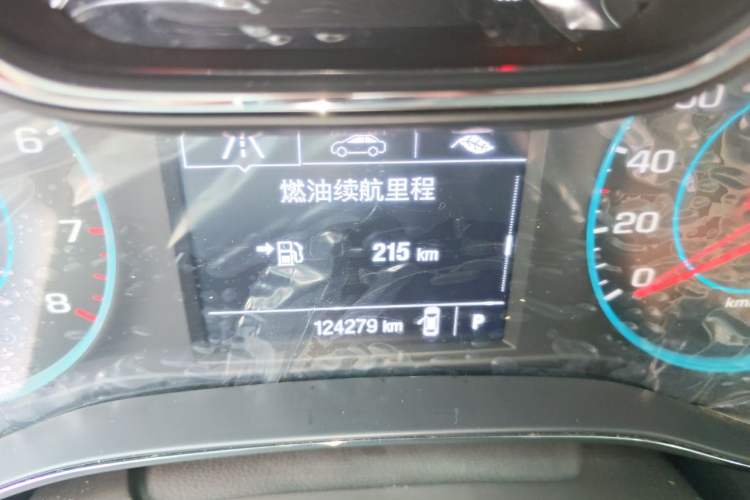 Used Chevrolet Cruze 2016 1.5L Automatic Stylish Sunroof Version Odometer Close Up