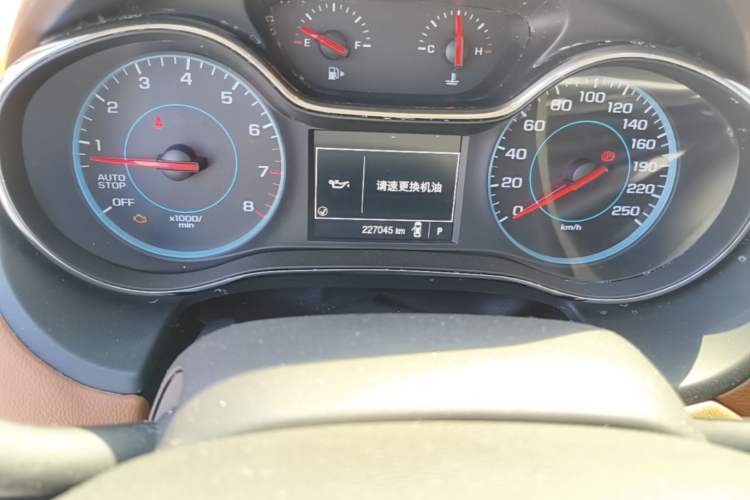Used Chevrolet Cruze 2016 1.4T DCG Luxury Edition Odometer Close Up
