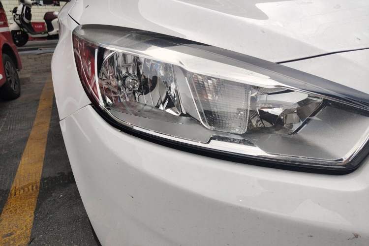 Used Chevrolet Cruze 2016 1.5L Automatic Luxury Edition Right Front Headlight
