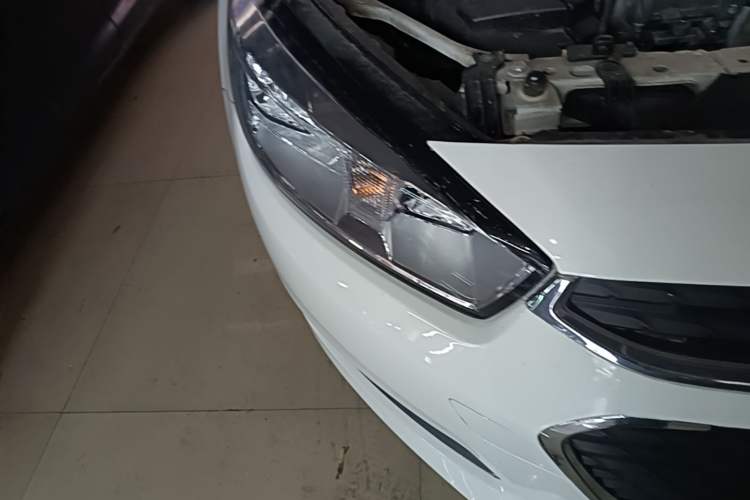 Used Chevrolet Cruze 2016 1.5L Automatic Stylish Sunroof Version Right Front Headlight